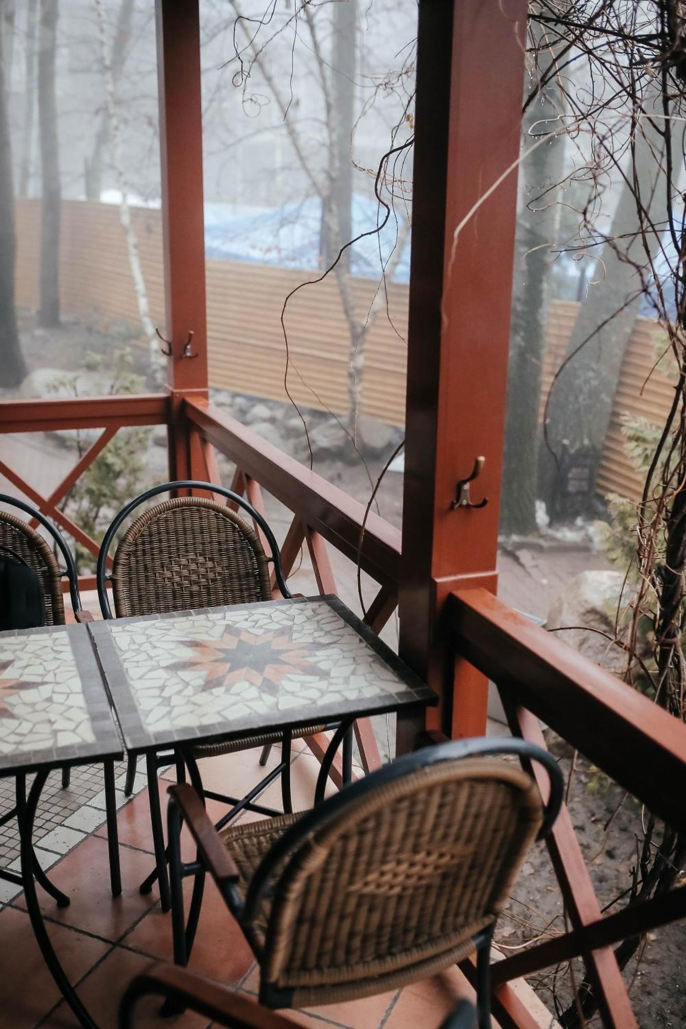 Тау-House Hotel Kok-Shoky Bagian luar foto