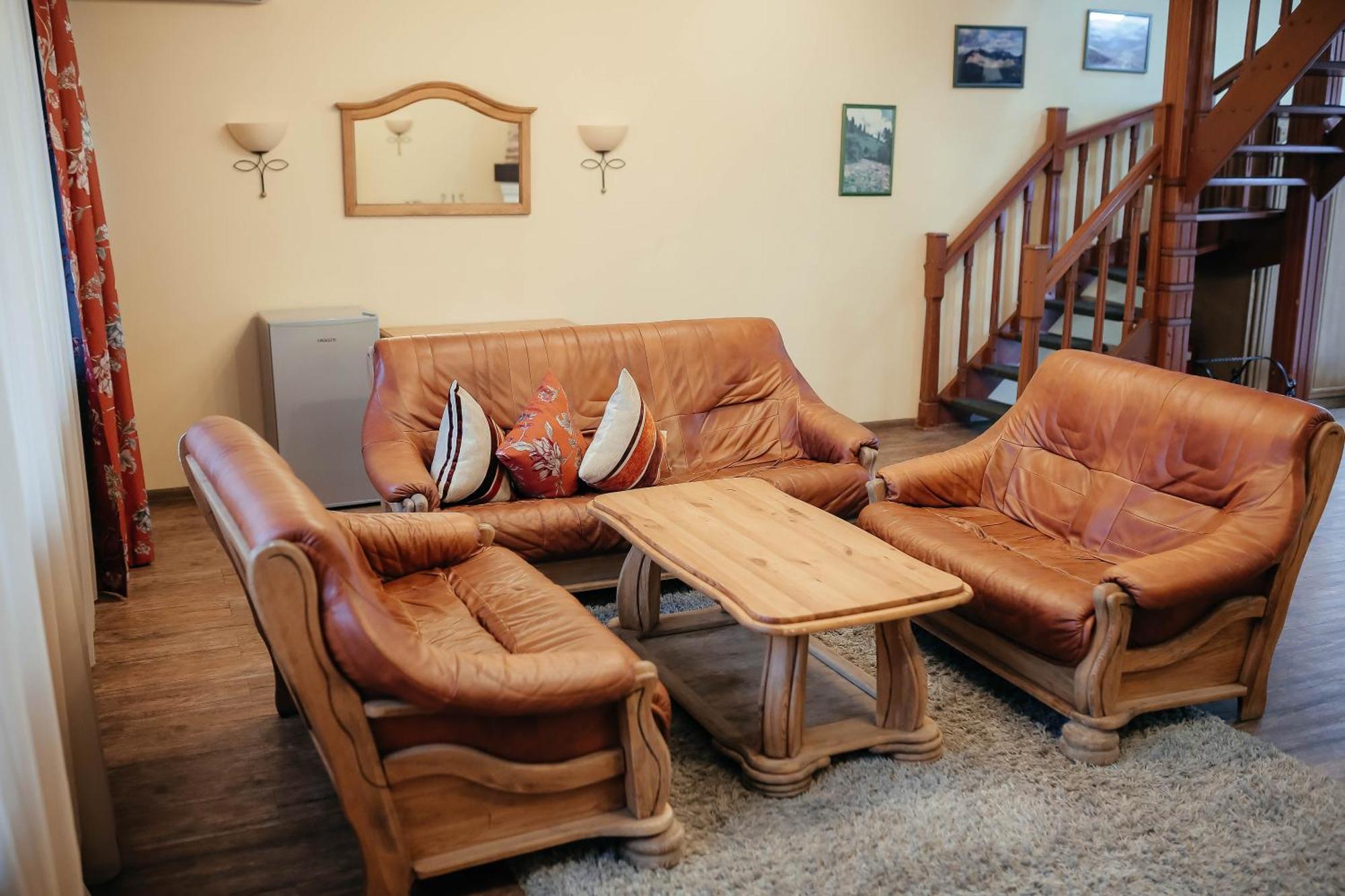 Тау-House Hotel Kok-Shoky Bagian luar foto