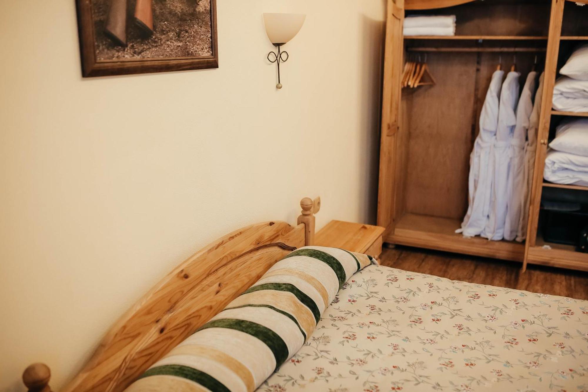 Тау-House Hotel Kok-Shoky Bagian luar foto