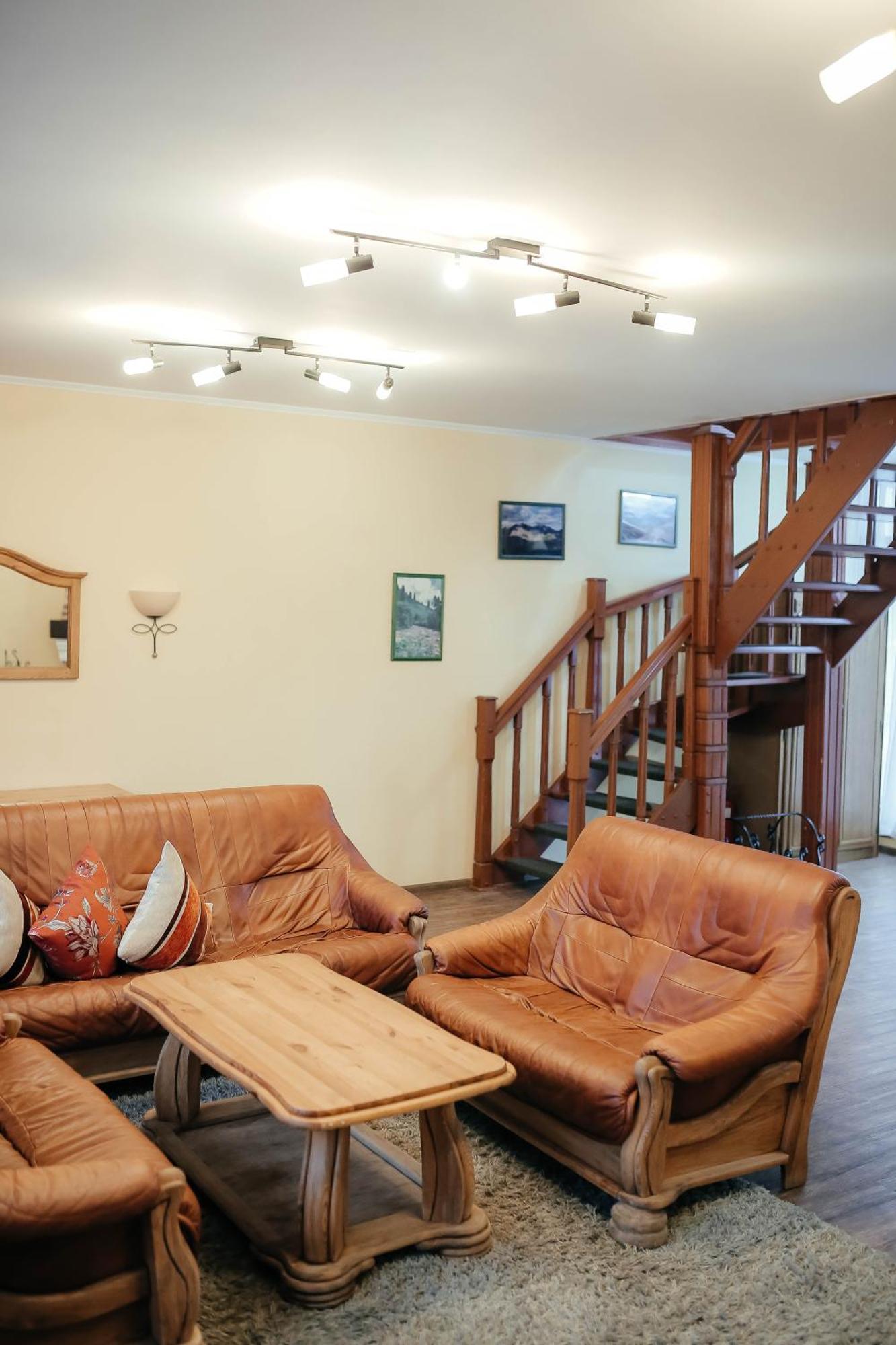 Тау-House Hotel Kok-Shoky Bagian luar foto