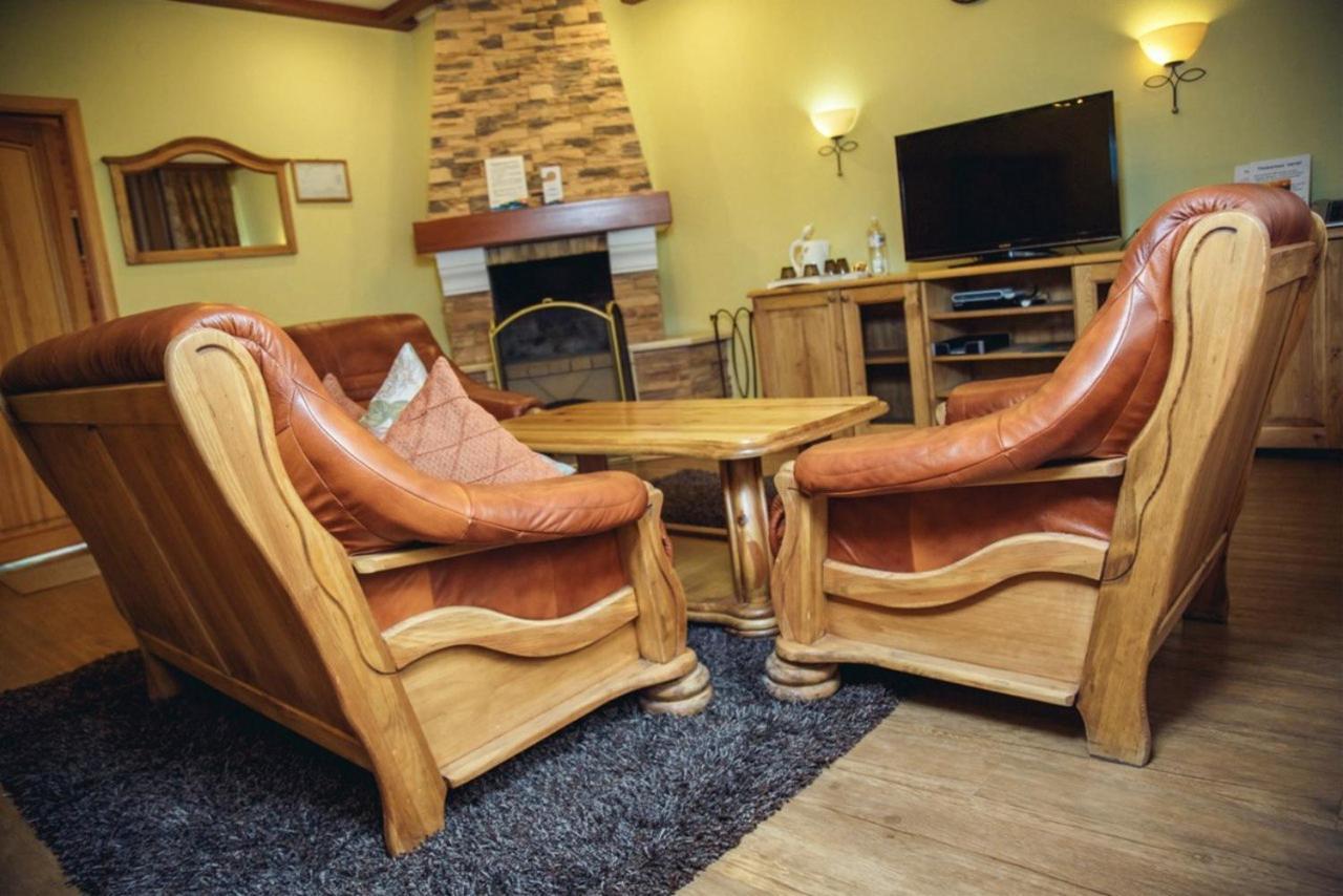 Тау-House Hotel Kok-Shoky Bagian luar foto