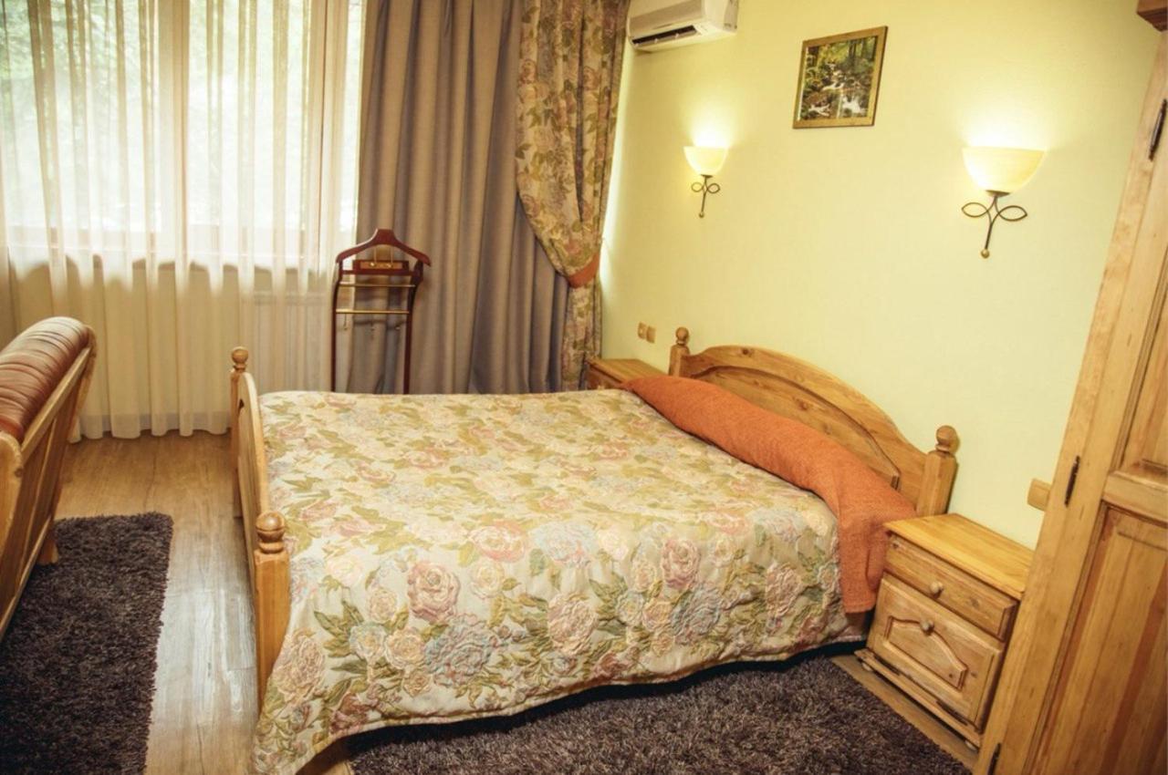 Тау-House Hotel Kok-Shoky Bagian luar foto