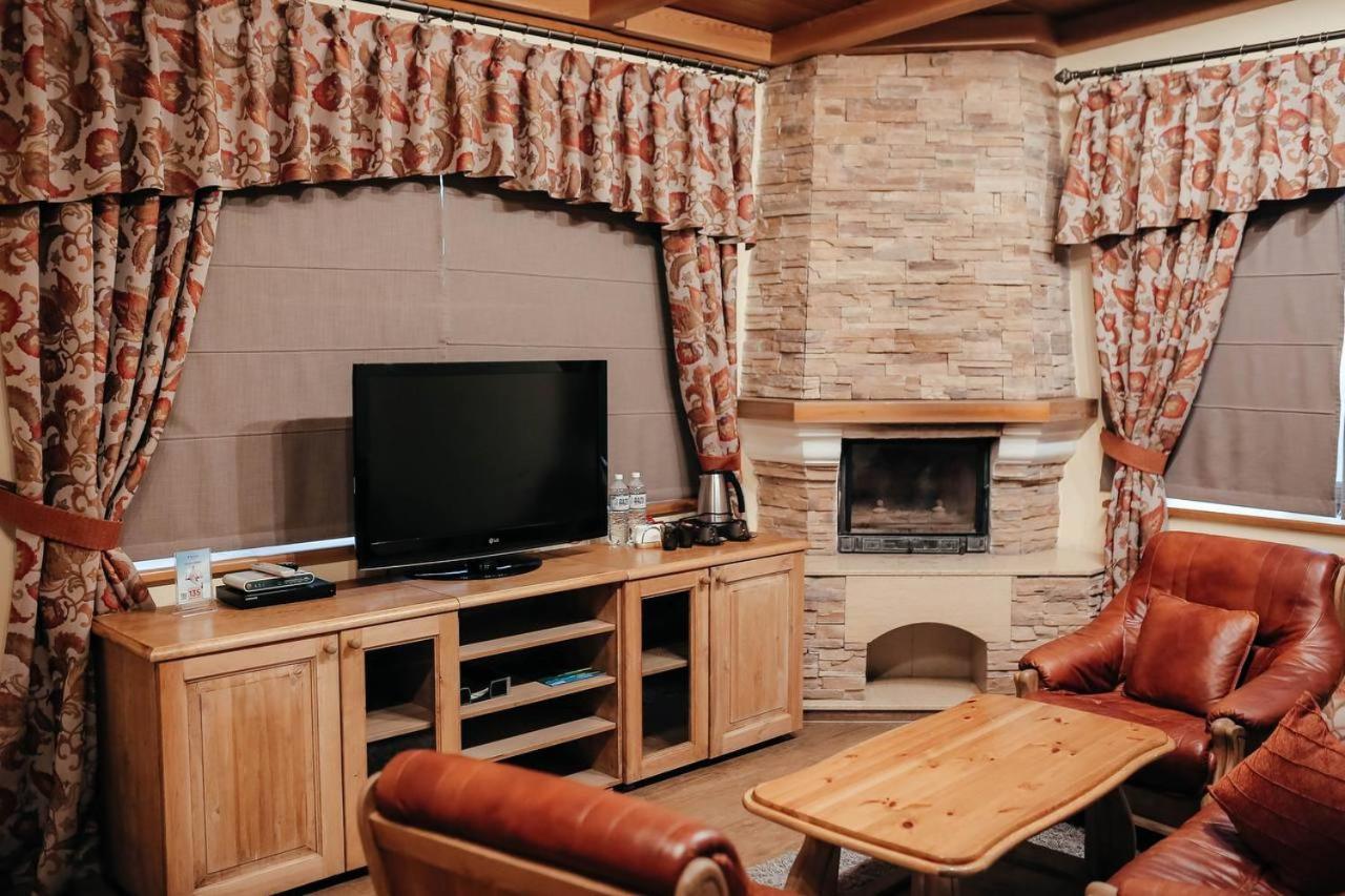 Тау-House Hotel Kok-Shoky Bagian luar foto